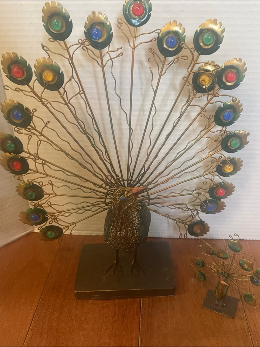 VTG MCM Metal Wire Peacock Sculpture Set 2pc Pier 1 Multicolor Gems Jewels Boho